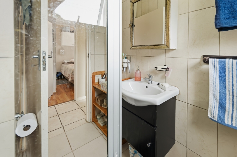 3 Bedroom Property for Sale in Whispering Pines Western Cape